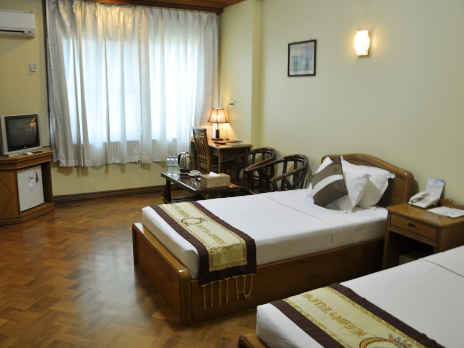 Hotel Queen Mandalay Exteriör bild