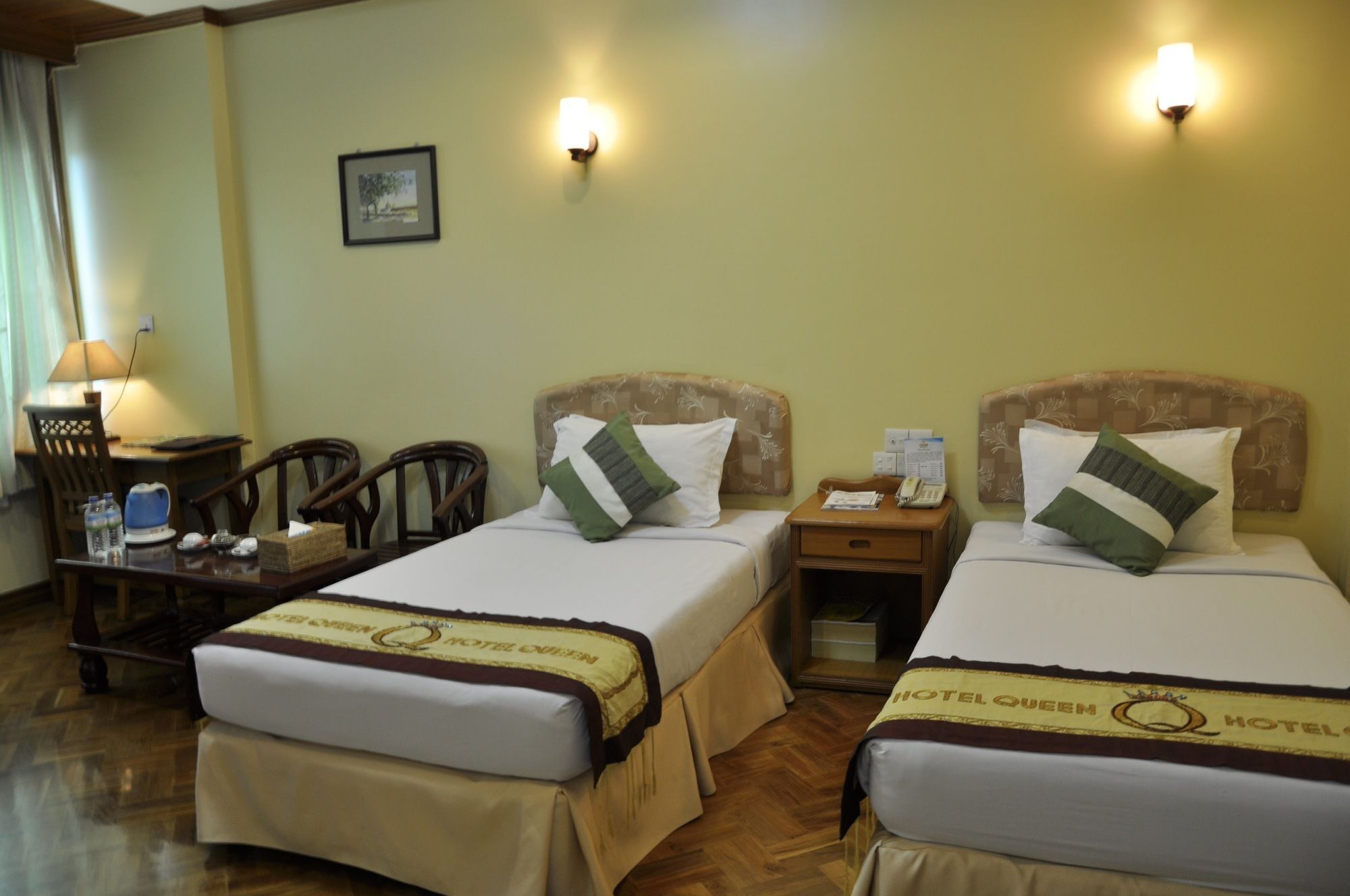 Hotel Queen Mandalay Exteriör bild