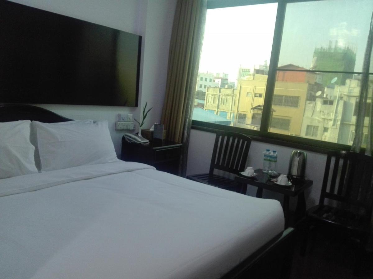Hotel Queen Mandalay Rum bild